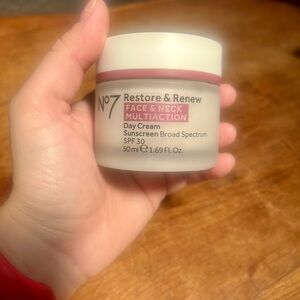 No7 Restore & Renew Day Cream